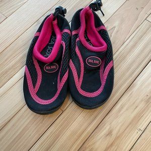 Sea Sox Black and Pink Water Shoes Toddler Size 11